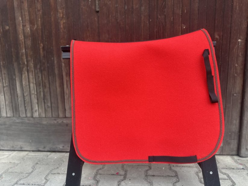 Podsedlová deka z vlněného filcu -  5 - Barva filc 5 mm: tmavě zelená, Typ: drezurní, Zápinky horní: zápinky dlouhé (za podbřšník)