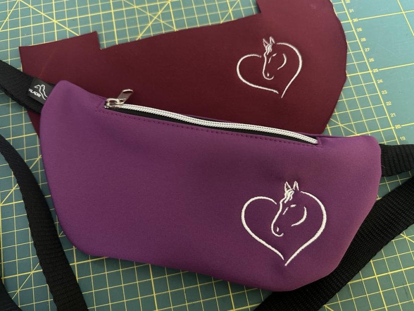 Ledvinka - kapsa na mobil - Barva softshell: fialová - purple (č. 779), Popruh ledvinka: PRUŽNÝ (GUMA)