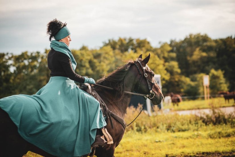 Jezdecká sukně Flees dlouhá - PETROLEJ, vel L - Flees petrolej: Velikost L, pas do modrého nápletu
