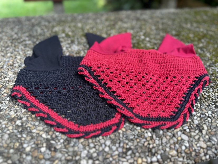 Háčkovaná čabraka, proplétané řetízky