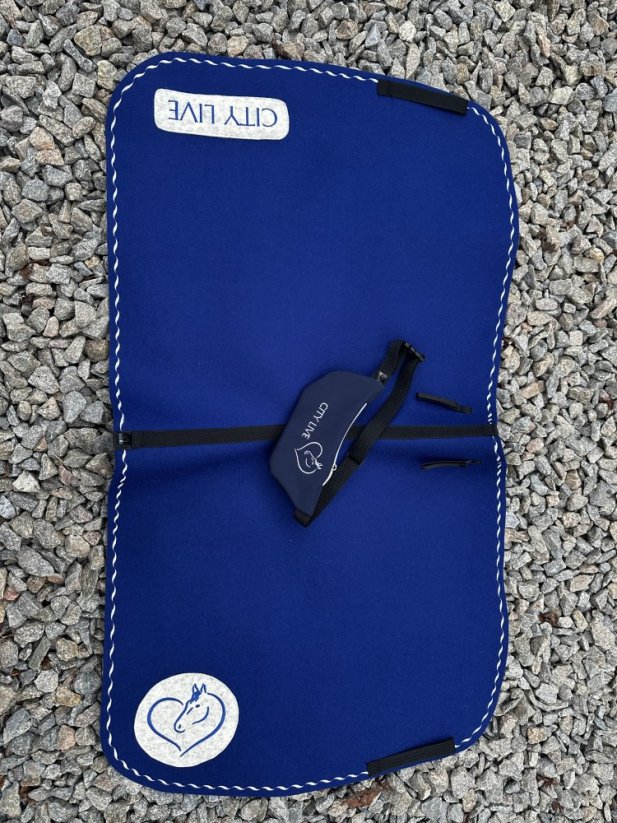 Podsedlová deka z vlněného filcu -  5 - Barva filc 5 mm: tmavě zelená, Typ: drezurní, Zápinky horní: zápinky dlouhé (za podbřšník)