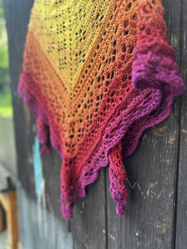 Háčkovaný šátek Červánky