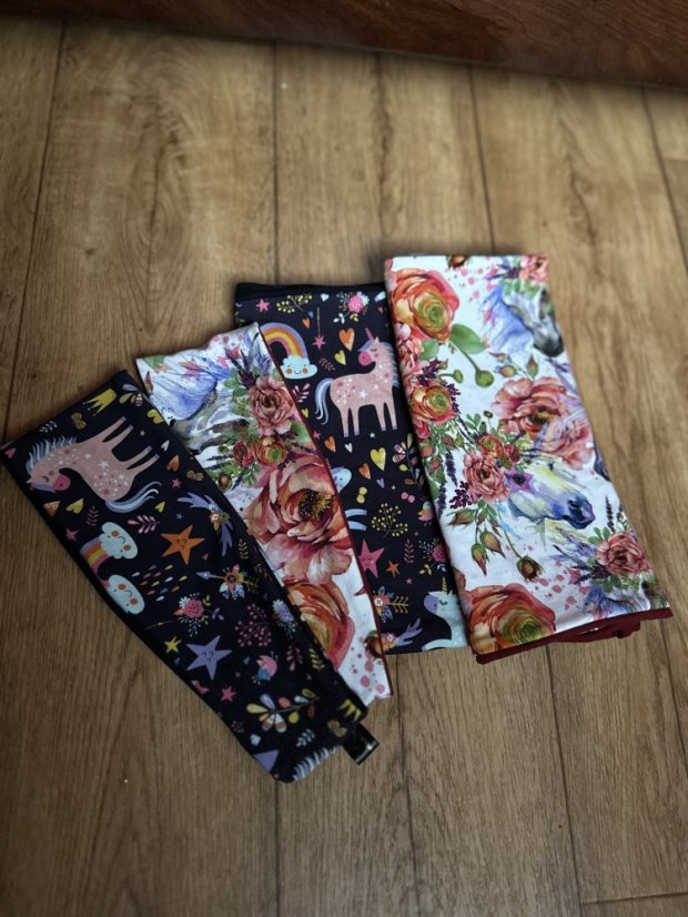 Čelenka - bavlněná - Velikost: 1, Vzor: Jednorožci s květinami