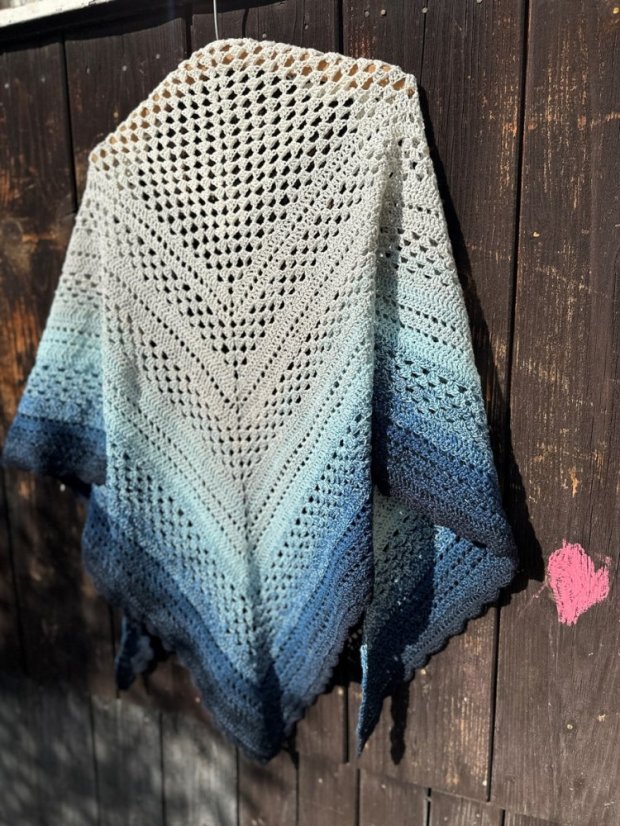 Háčkovaný šátek Nebe