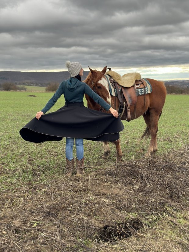 Jezdecká sukně VALKÝRA na objednávku - Velikost: L, Pas: Vysoký