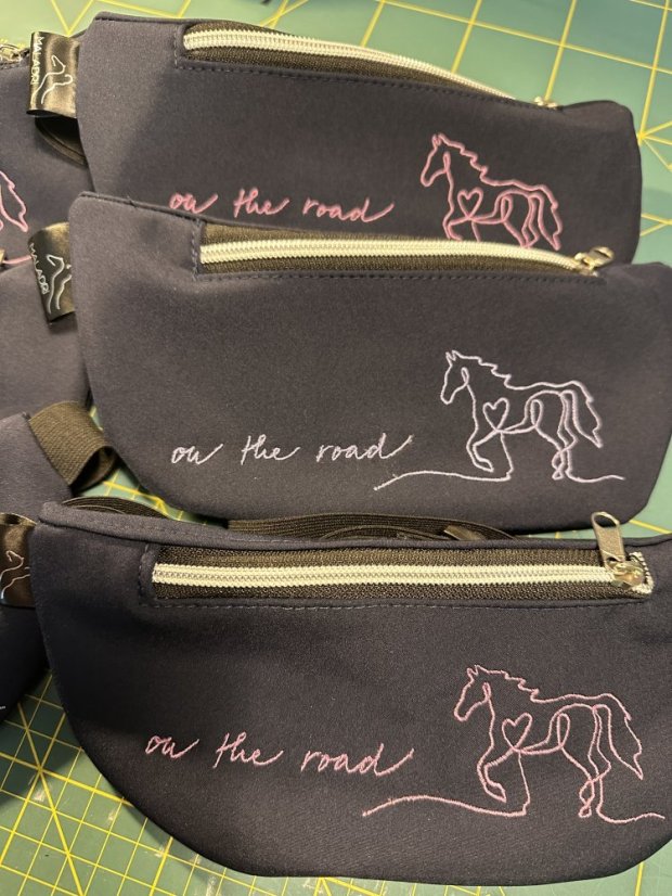 Ledvinka - kapsa na mobil - Barva softshell: tmavě modrá - večernice (č.126), Popruh ledvinka: PEVNÝ