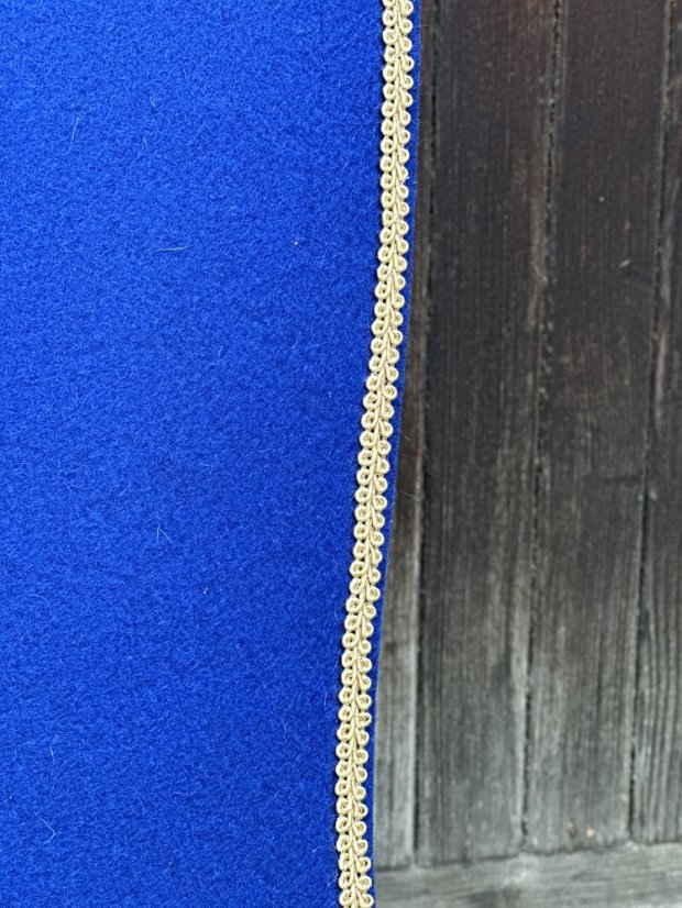 Podsedlová deka z vlněného filcu -  5 - Barva filc 5 mm: bílá, Typ: skoková, Zápinky horní: zápinky dlouhé (za podbřšník)