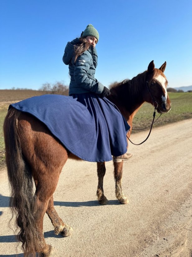Jezdecká sukně Flees dlouhá - TMAVĚ MODRÁ - VEČERNICE - Flees - večernice: Velikost M, černý pas na suchý zip