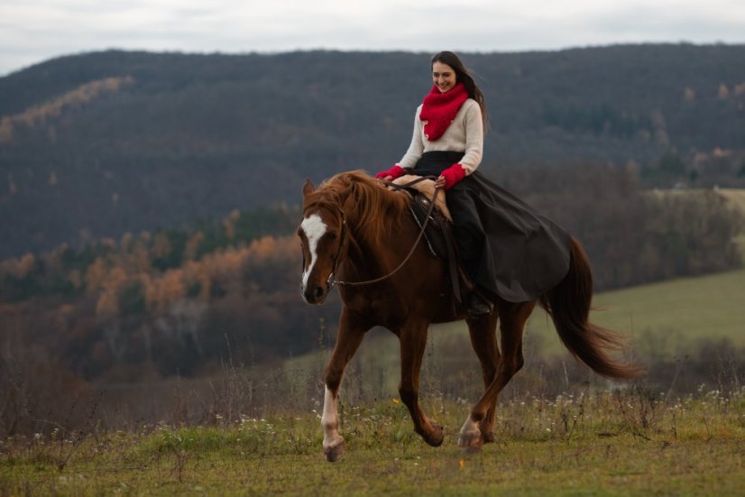 Jezdecká sukně SOFTSHELL dlouhá - Pas: Suchý zip